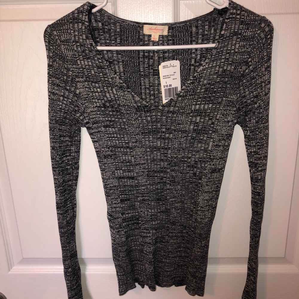 Thin sweater